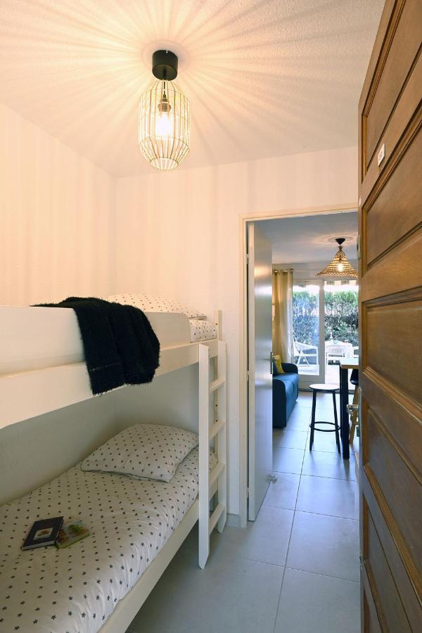 Charmant Studio 2A4 Pers Avec Jardin Et Place De Parking Situe A 5 Min A Pied De La Mer Apartment Bandol Exterior photo